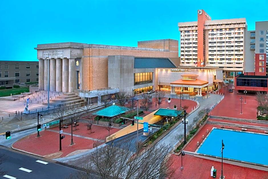 Downtown Little Rock Hotel | 3-Star Hotel ∙ DoubleTree by Hilton Little Rock