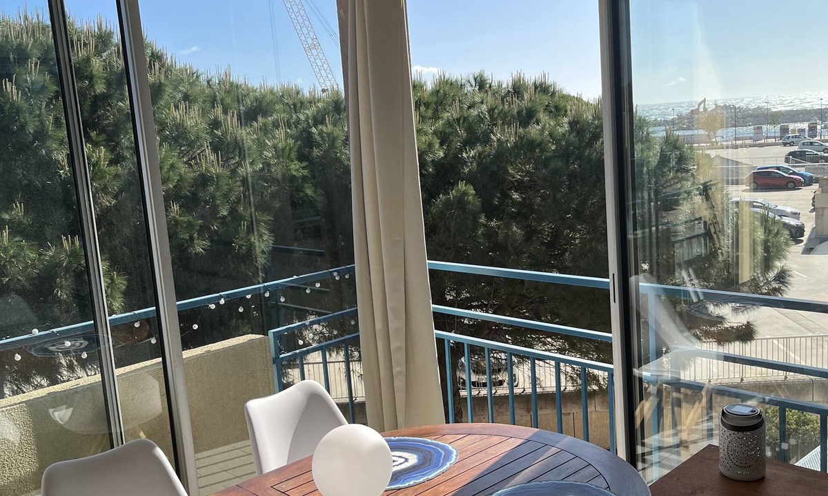 Plage d'Argeles Apartment | 3-star-rated 2-bedroom apartment with loggia in Argelès harbor