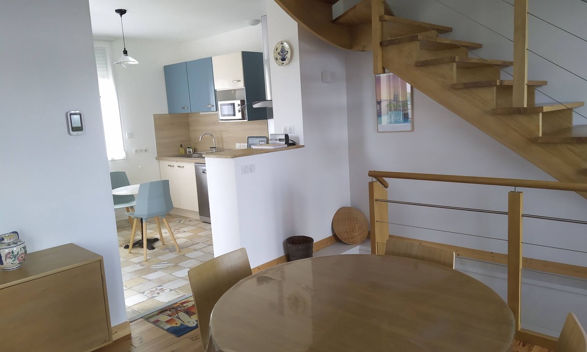 Quimper House | 3-star tourist home, quiet location, terrace and garden, view of the Odet river, electric bollard.