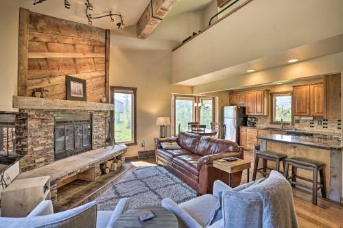 Fraser House | 3-Story Home w/Balcony ~ 6 Mi to Winter Park!