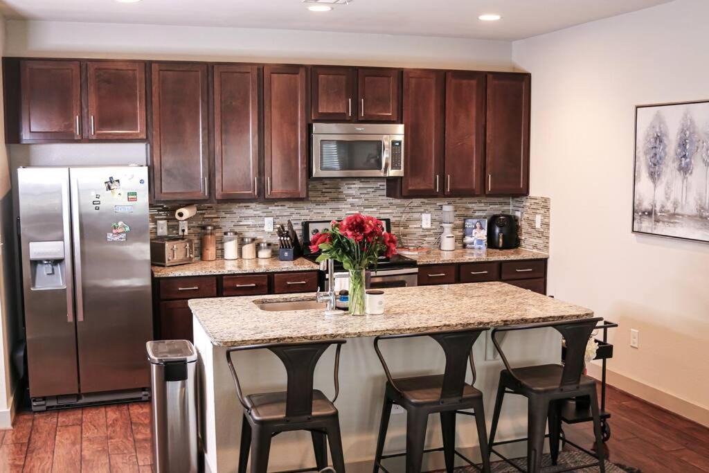 Memorial Apartment | 3-Story Townhome in Memorial City, Attached Garage