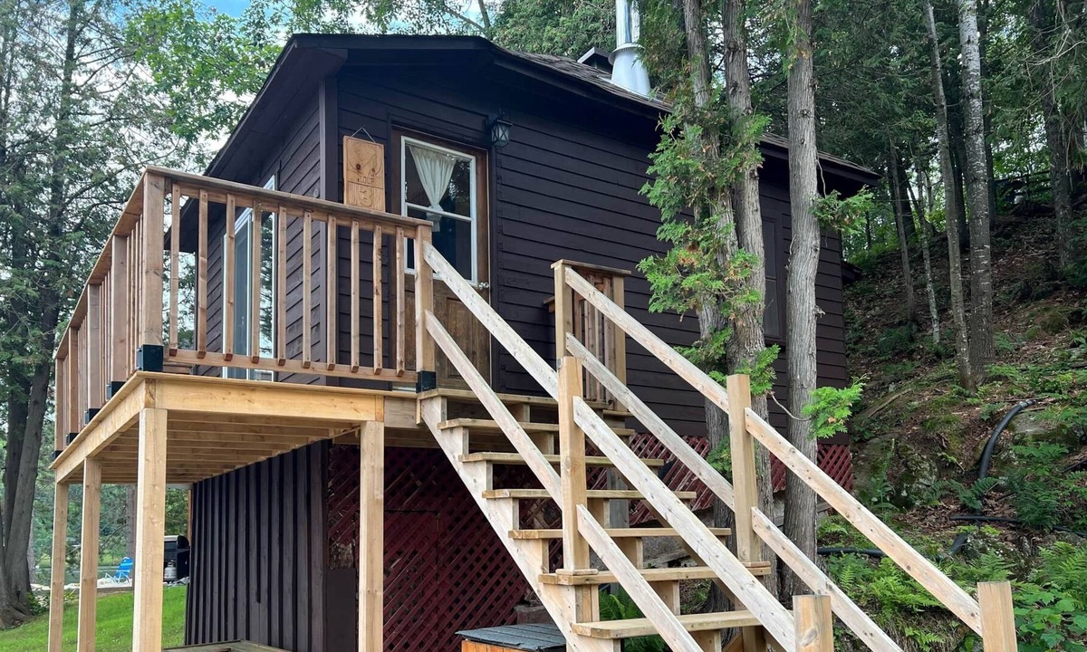 Bowman Ski Chalet | [# 3 The Wolf] A log loft.