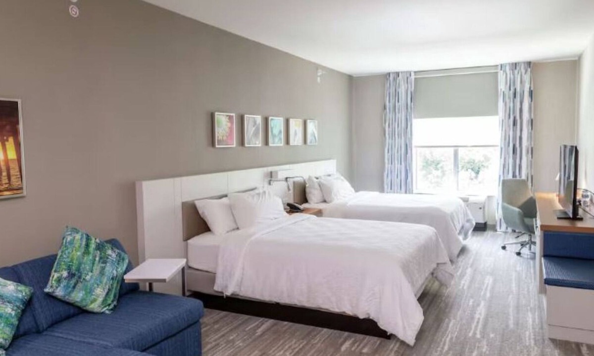 Wesley Chapel Hotel | 3 Tranquil Rooms, Free Parking, Free Breakfast, Pet-friendly
