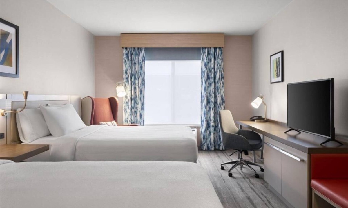 Albuquerque Hotel | 3 Units Stay | Queen beds | Available Common Areas & Breakfast Included