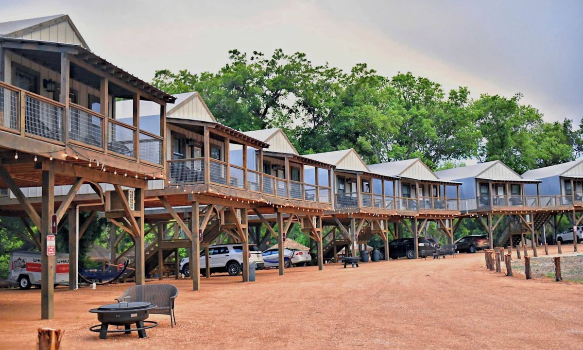 Sutherland Springs RV Rental | #3 Waterfront Cabin - Cibolo, TX