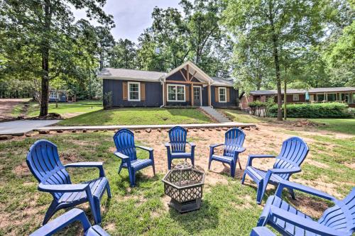 Avinger House | 3 Waterfront Units! Lake O' the Pines Group Stay