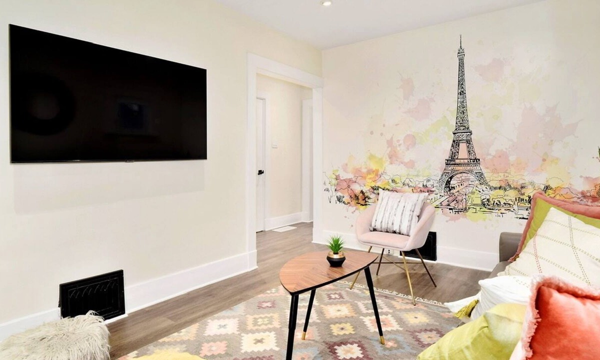 London House | 30+ day, Remote Work, Pet Friendly, Fenced Backyard, Near Downtown