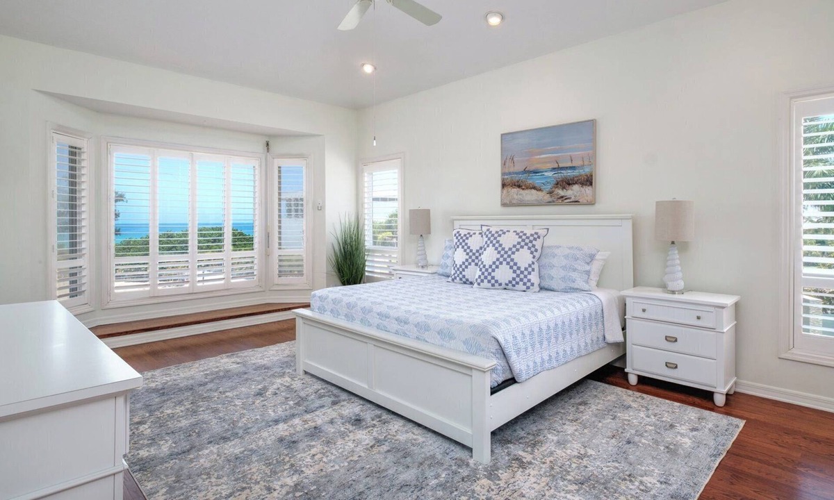 Nokomis House | 30 DAYS RENTAL FOR PRICE OF 2 WEEKS! 130 Yards to Gulf! Casey Key Home Gulf & Intracoastal Views FREE WiFi
