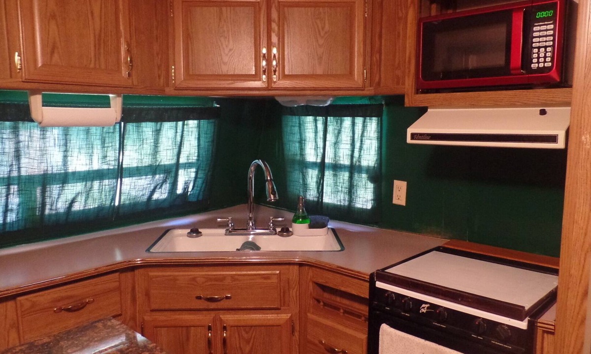 Ashley Oaks House | 30 foot camper/Tiny home conversion (knoxville)