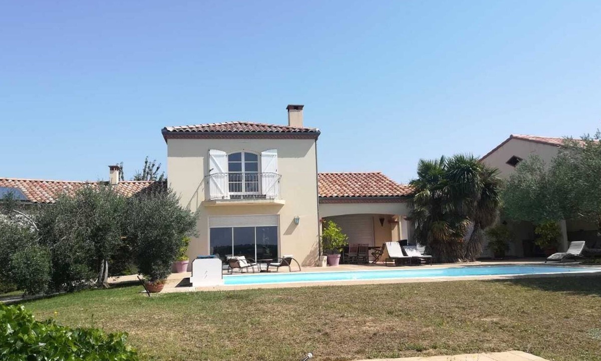 Mervilla Bed & Breakfast | 30 m2 guest room with private bathroom and breakfast included.