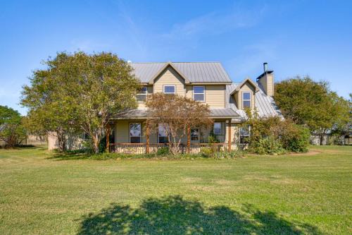 Nemo House | 30 Mi to Fort Worth: Rural Retreat w/Patio!
