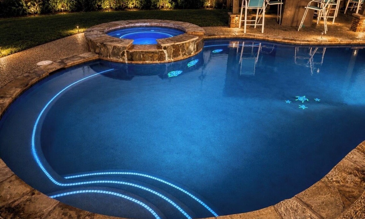 League City House | 30 Min to NRG Stadium World Cup Pool Home with Gym, Cold Plunge & Sports TVs
