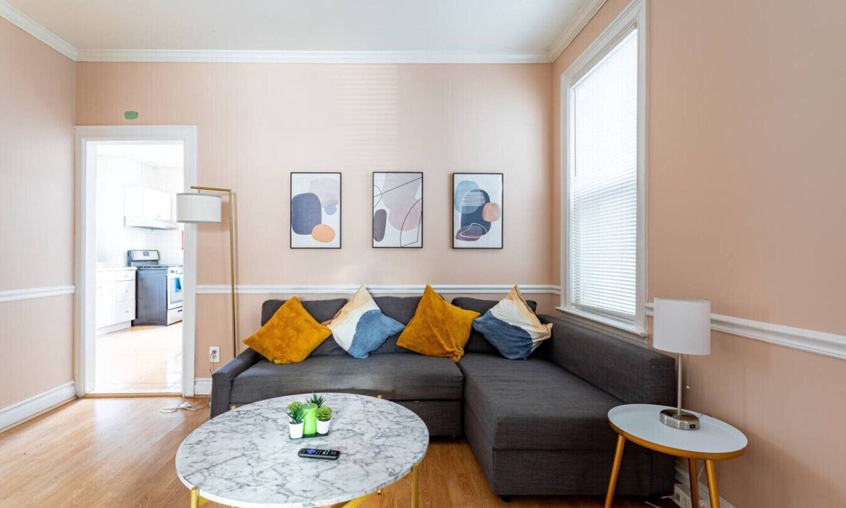 Hackensack River Waterfront Apartment | 30-Min to NYC: 2BR Apt, Pets Welcome