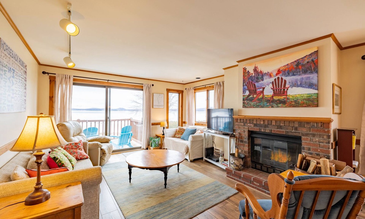 Newport Center Apartment | 30 minutes from Jay's Peak! Cozy, Lakeside Condo!
