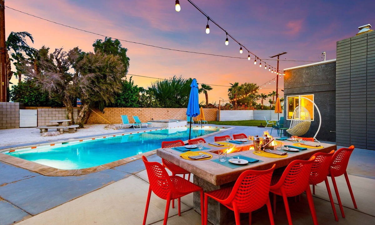 Racquet Club Estates House | 30+Stay Resort-Style Backyard Pool/Spa/Large Patio