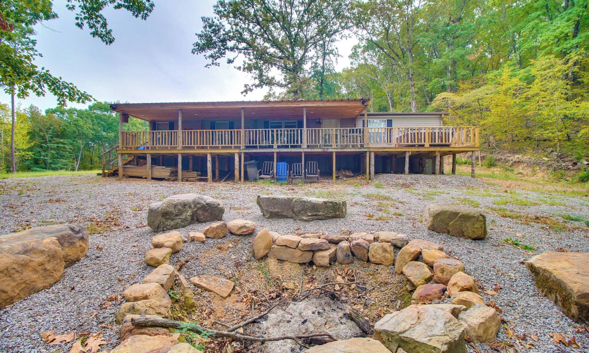 Ozark Cabin | 300-Acre Mountain Retreat in the Arkansas Ozarks