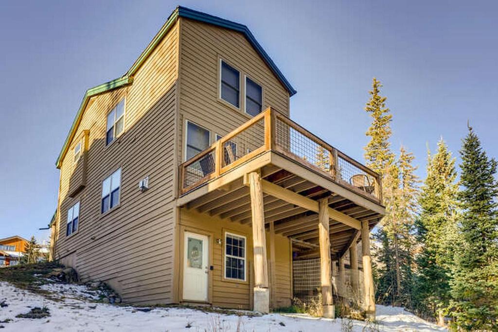 Wildernest House | 300 Lodgepole by Book by Owner