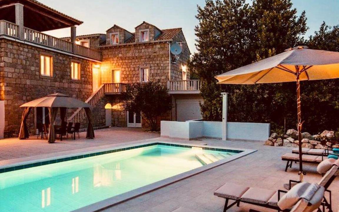 Komaji Villa | 300 m² Villa ∙ 5 bedrooms ∙ 10 guests