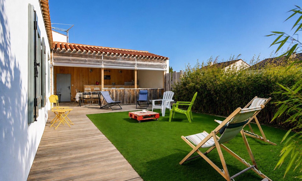 La Gueriniere House | 300m from beaches - House with garden for 12
