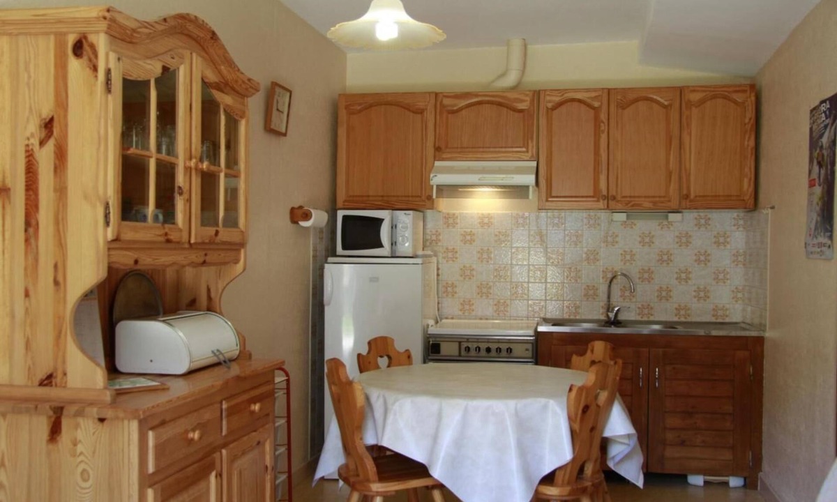 Areches Apartment | 300m from resort center, 1st floor, view mountain, balcony, parking, tv, ski locker, 42m²