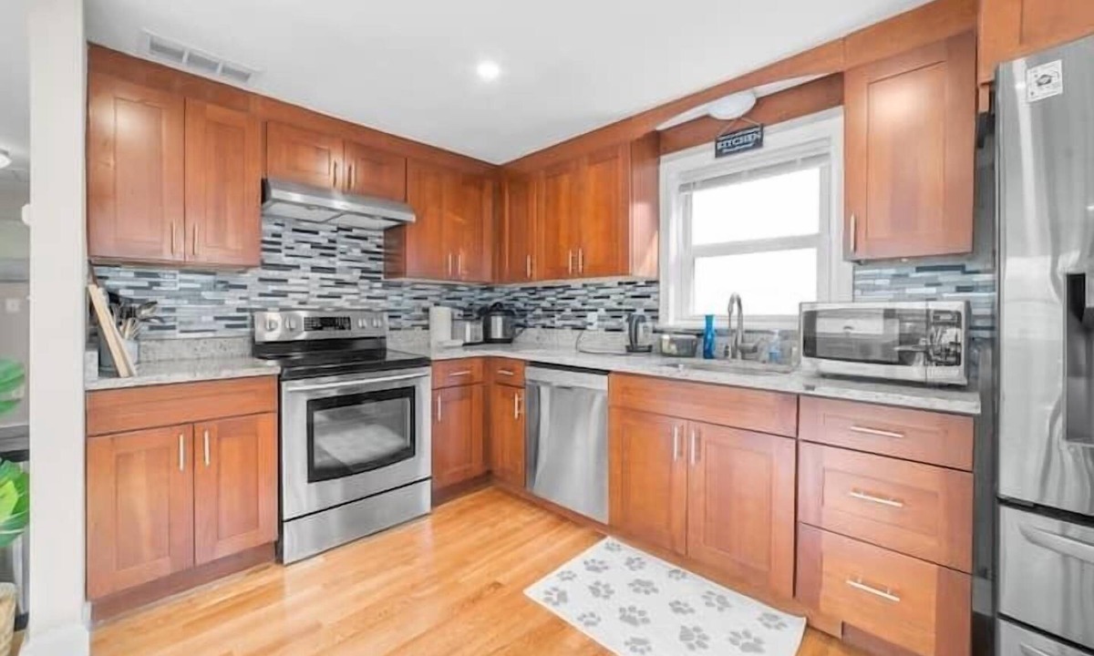 Piety Corner House | #301 Waltham Shared House by Zen Living