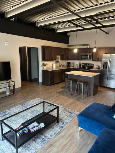 Stuart Apartment | 302 Luxury King Suite Downtown