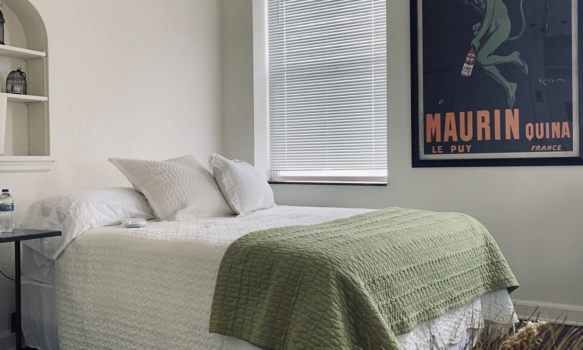 Boone Apartment | 302 Studio Apt., A Preferred Partner of Rail Explorers