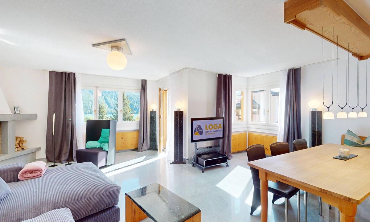 Silvaplana Apartment | 3½-room apartment on the mezzanine floor.