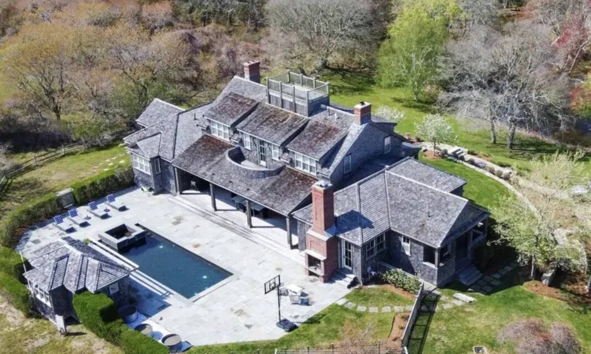 Nantucket House | 31 Almanac Pond Road