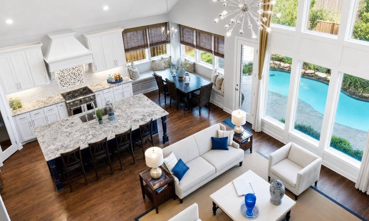 Mansfield House | 31+ Day Luxury Furnished Home Executive Living
