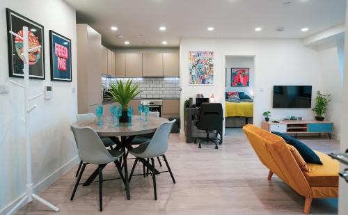 Bedford Apartment | 318 Platform Bedford