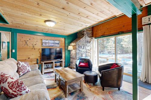 Sunriver House | 32 Cabin Cluster Ln