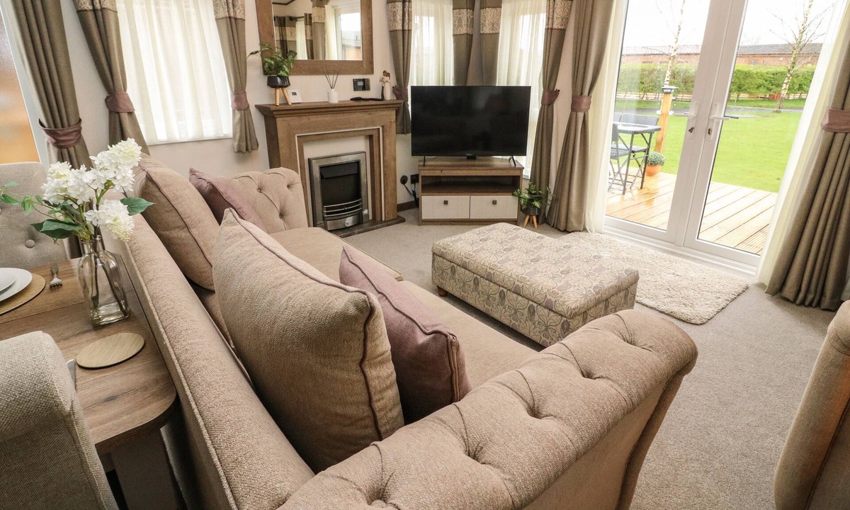 Tewitfield House | 32 Gressingham, CARNFORTH