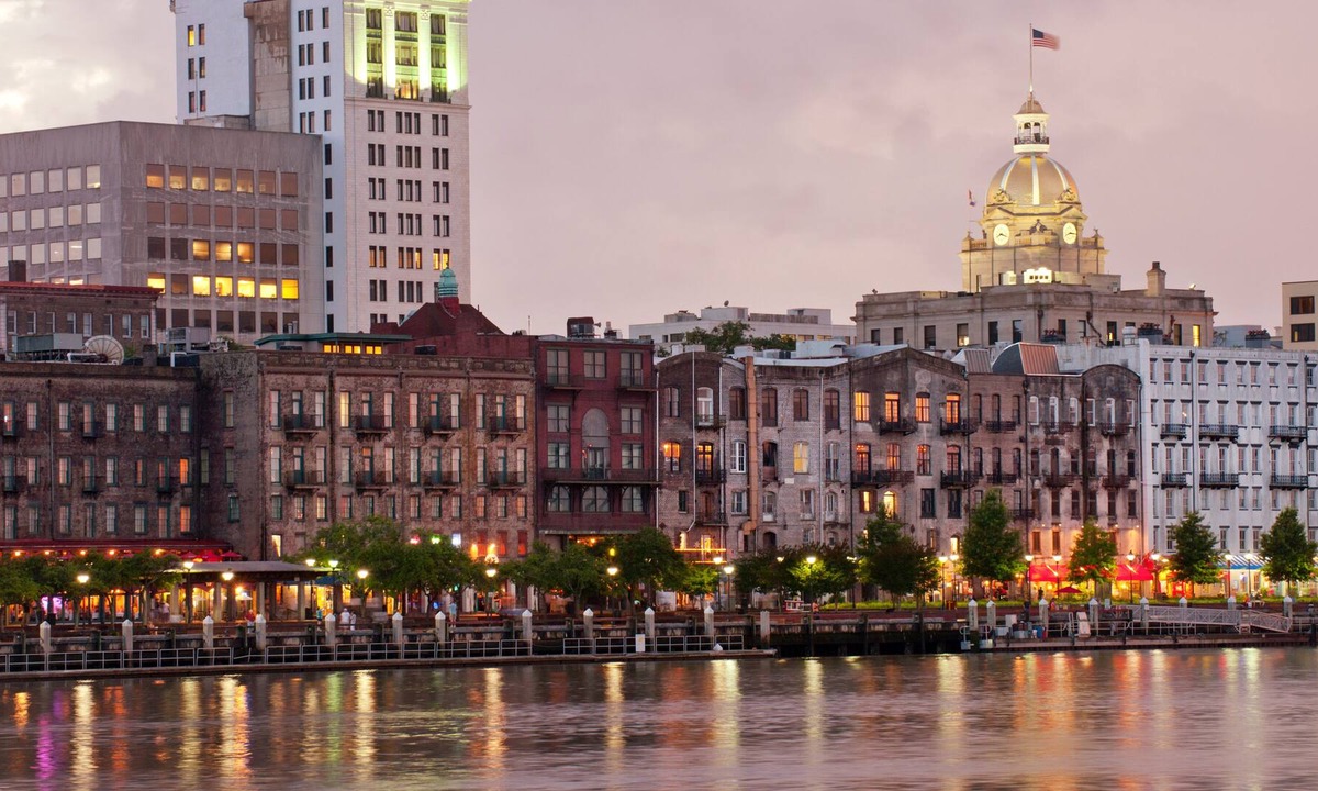 Savannah Victorian District Apartment | 320 West Park Inn