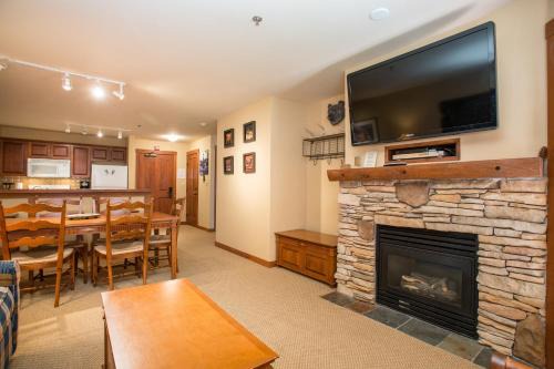 Snowbird Apartment | 3216 - One Bedroom Den Standard Powderhorn Lodge