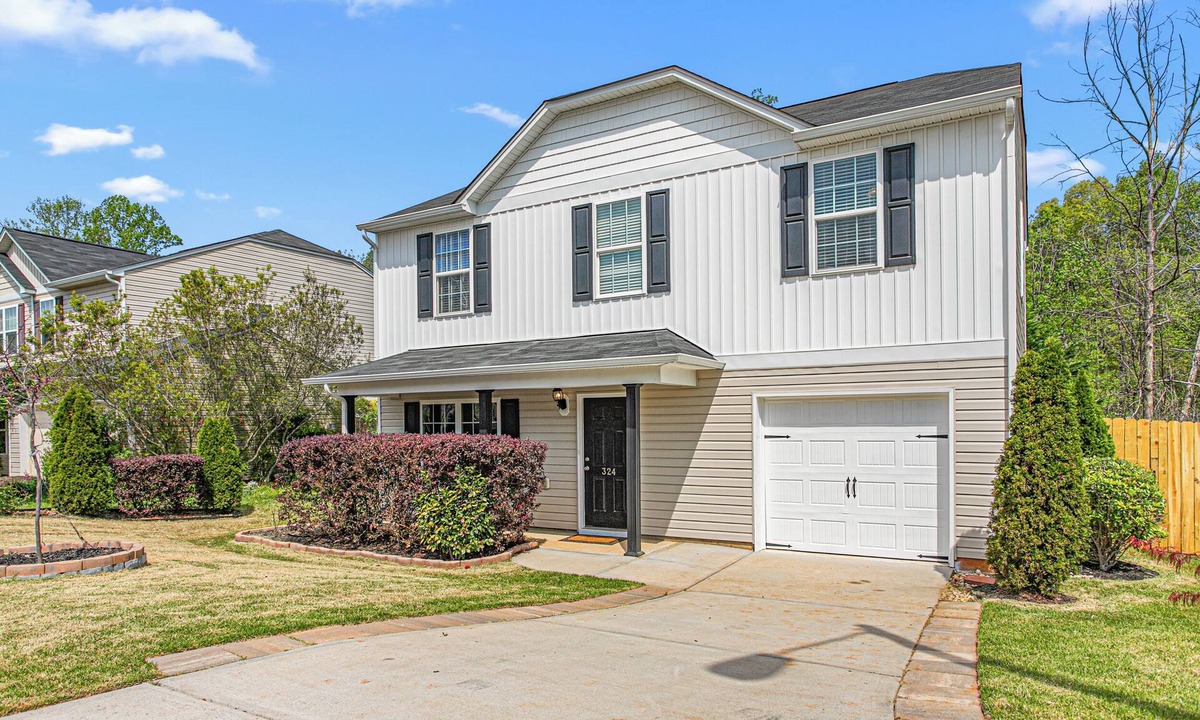 Mebane House | 324 Beautiful Residence in Mebane NC.