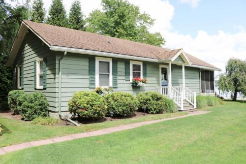 Ashville House | 3256 Chautauqua Ave, home