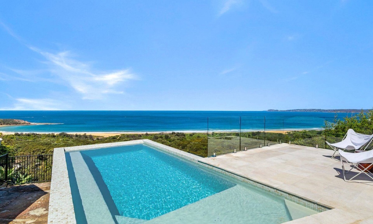 Killcare Heights House | 33 Degrees - Stunning Views by HolidayCo.