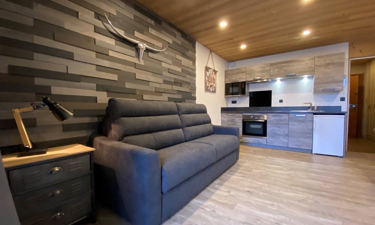 Venosc Apartment | 33m2 apartment with modern mountain decor garage