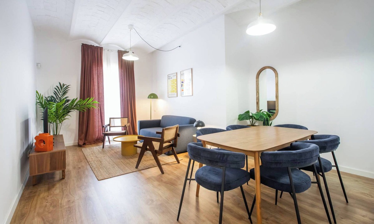 El Poble-sec Apartment | 33PAR1094 - Magnific 2BR Flat in Poble Sec