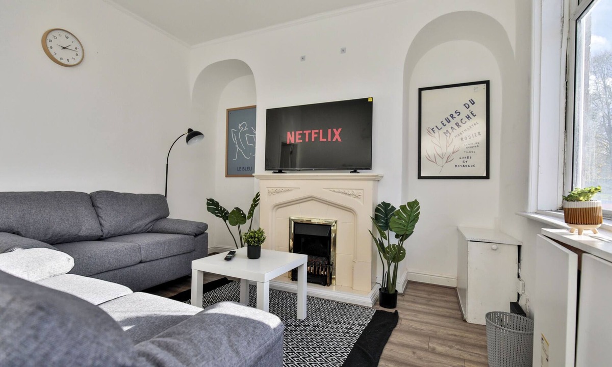 Eccles House | 34 Athol Street House