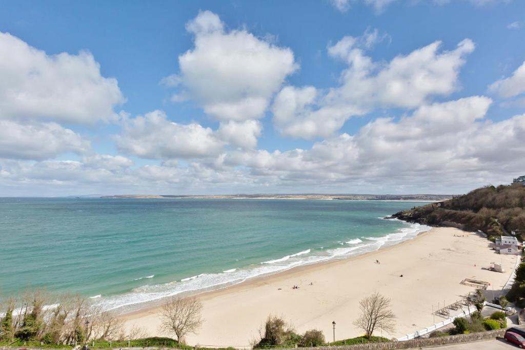 St Ives House | 35 Carrack Widden