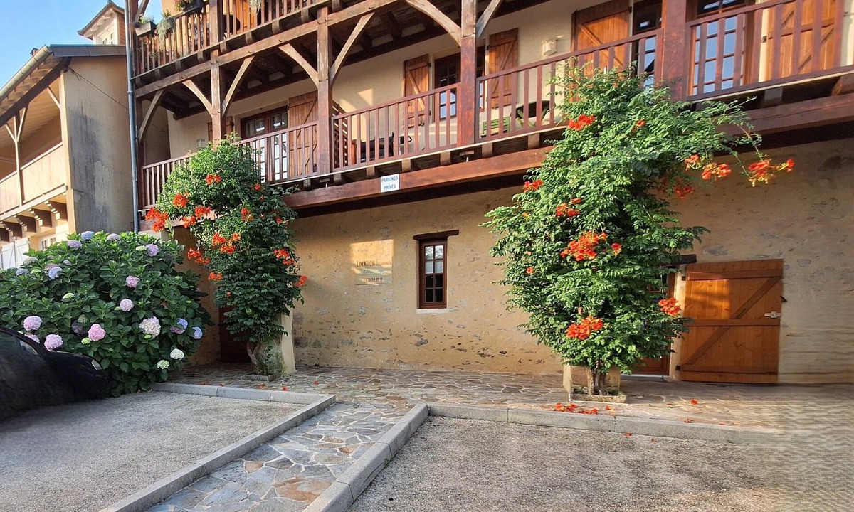 Beaulieu-sur-Dordogne Apartment | 35 m2 apartment facing the Dordogne