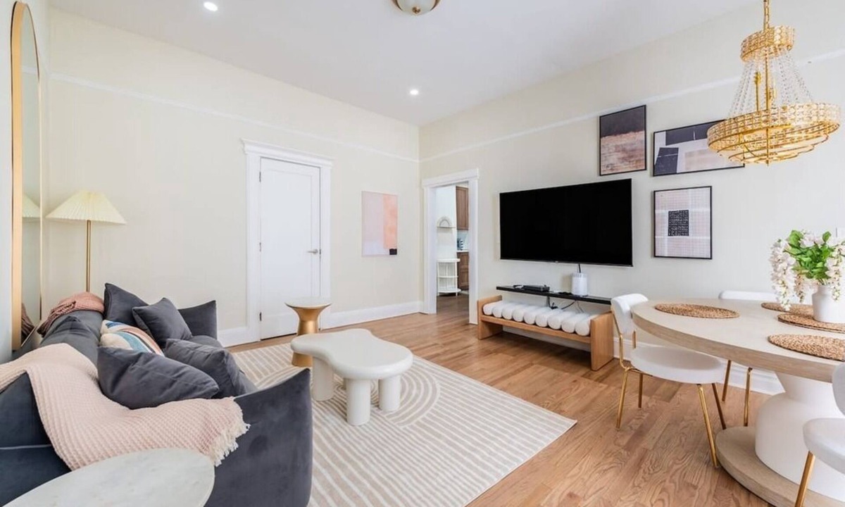 Jersey City Apartment | 35 Mins to NYC, Bright Bohemian 3BR Retreat! Near Newark