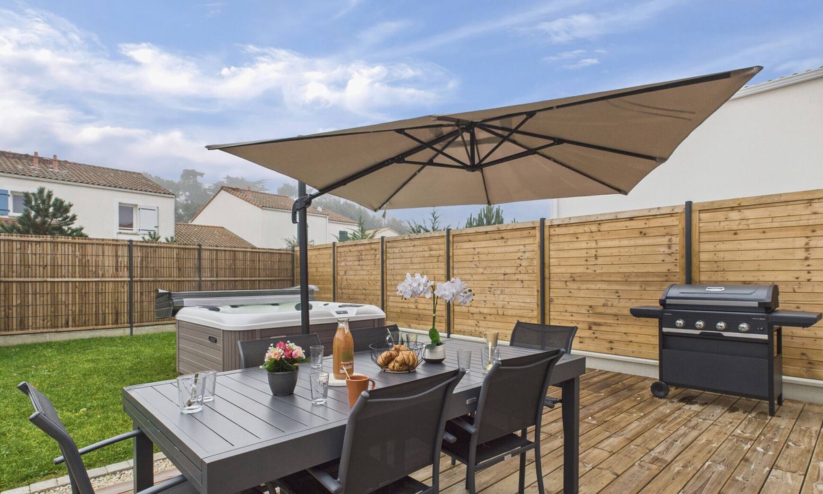 Saint-Vincent-sur-Jard House | 350 m from the sea – House for 4 adults/4 children