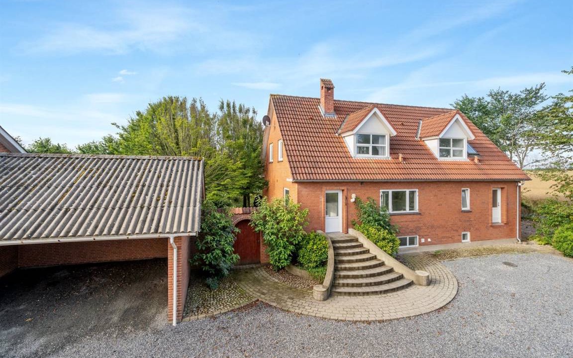 Fur House | 350 m² House ∙ 5 bedrooms ∙ 10 guests