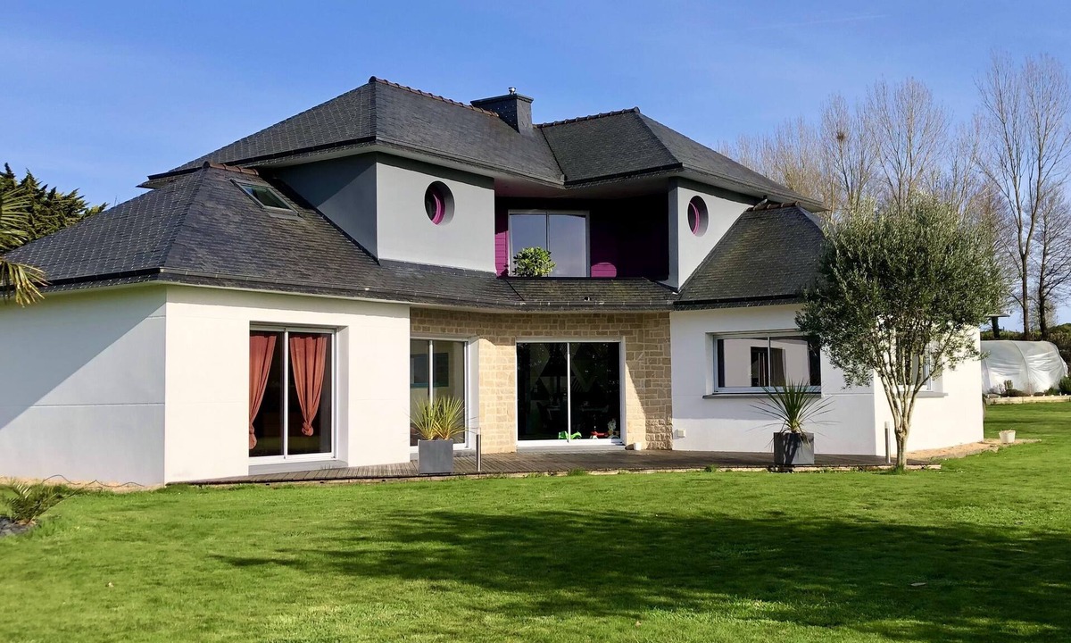 Plestin-les-Greves House | 350m2 seaside villa
