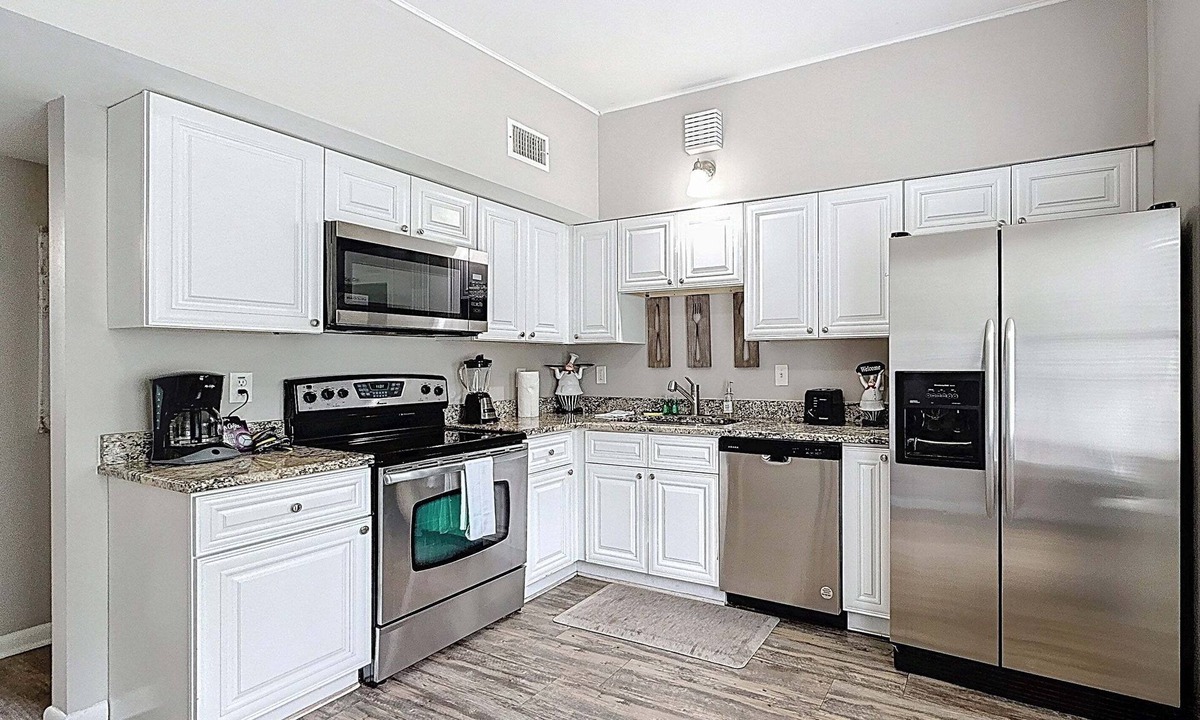 Tampa Cottage | 3517 River Grove Drive