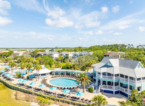 Saint Helena Island House | 359 Tarpon Blvd