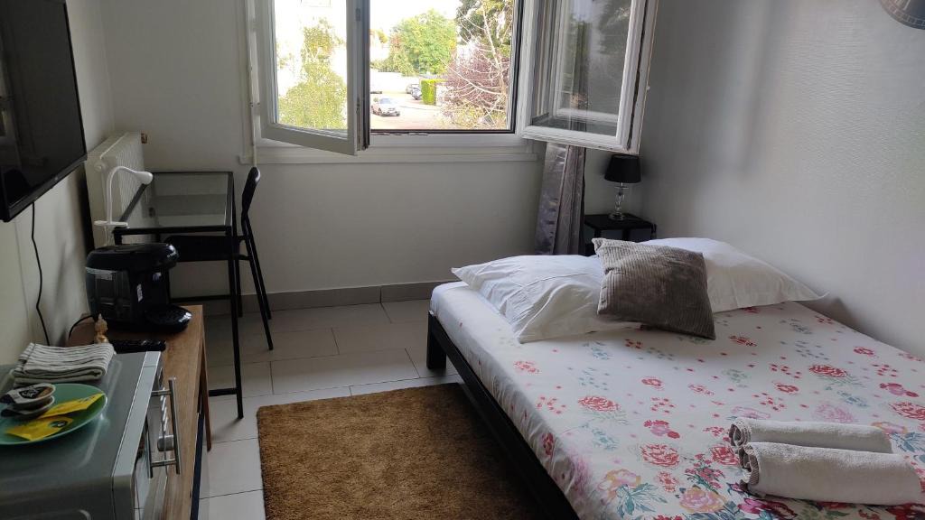 Melun Apartment | 36 Dajot Studio Apartment - 25